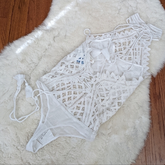 Free PEOPLE intimately be my Battenburg crochet lace tie up bodysuit white xs - Picture 9 of 13